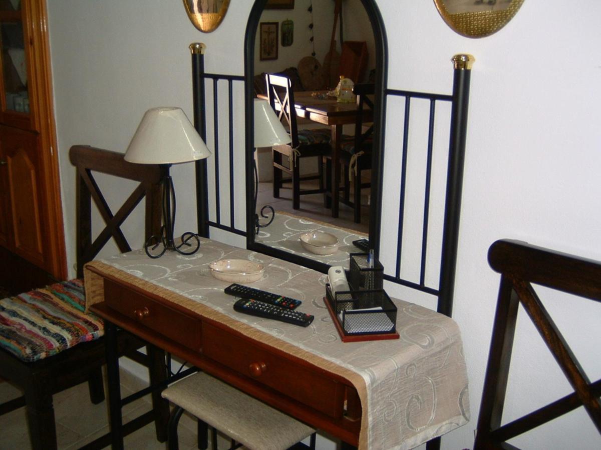 Yiayia'S Home Chalki Town Exterior photo