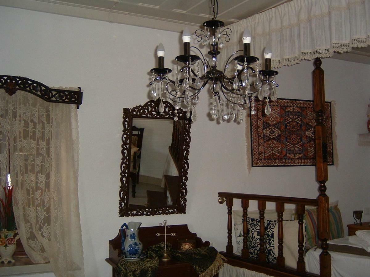 Yiayia'S Home Chalki Town Exterior photo